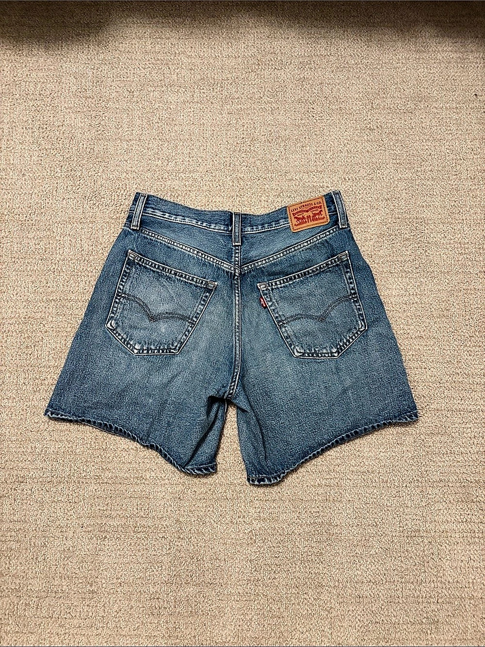 Levi’s 94 Baggy Shorts Medium Wash Waist 29 - Picture 2 of 3